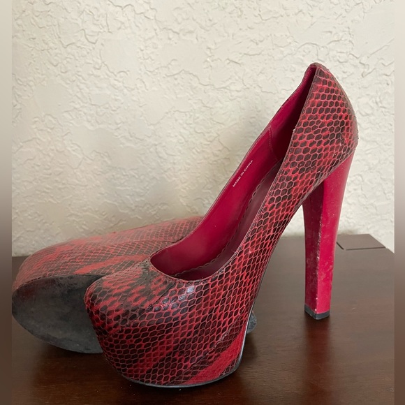 Bebe red heels - Picture 2 of 3
